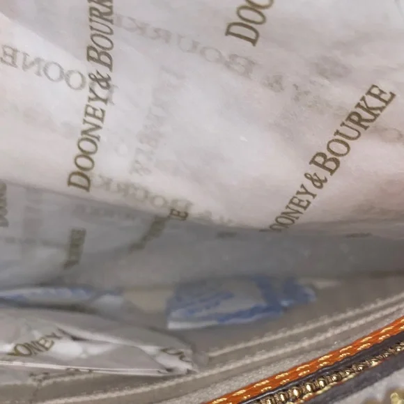 Dooney & Bourke Orange large Wristlet - Picture 3 of 4